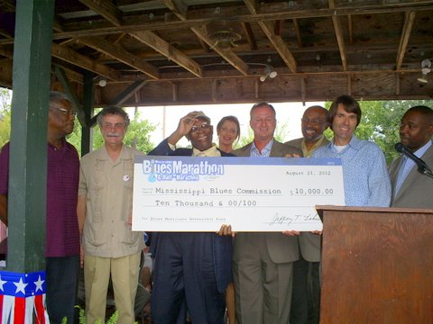 PHOTO:  From left, Blues Commissioner and Senator Willie Simmons, Blues Commissioner Luther Brown, The King of the Blues B. B. King, Chris Chapman of the Mississippi Development Authority, Tony Huffman of the BCBS Blues Marathon, Blues Commissioner and Chair of the Benevolence Committee Dr. Edgar Smith, John Noble of the BCBS Blues Marathon, and Alex Thomas, Mississippi Tourism Authority.  Photo by Lee Aylward.  